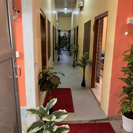Ayodhya Shakuntala Guest House מראה חיצוני תמונה