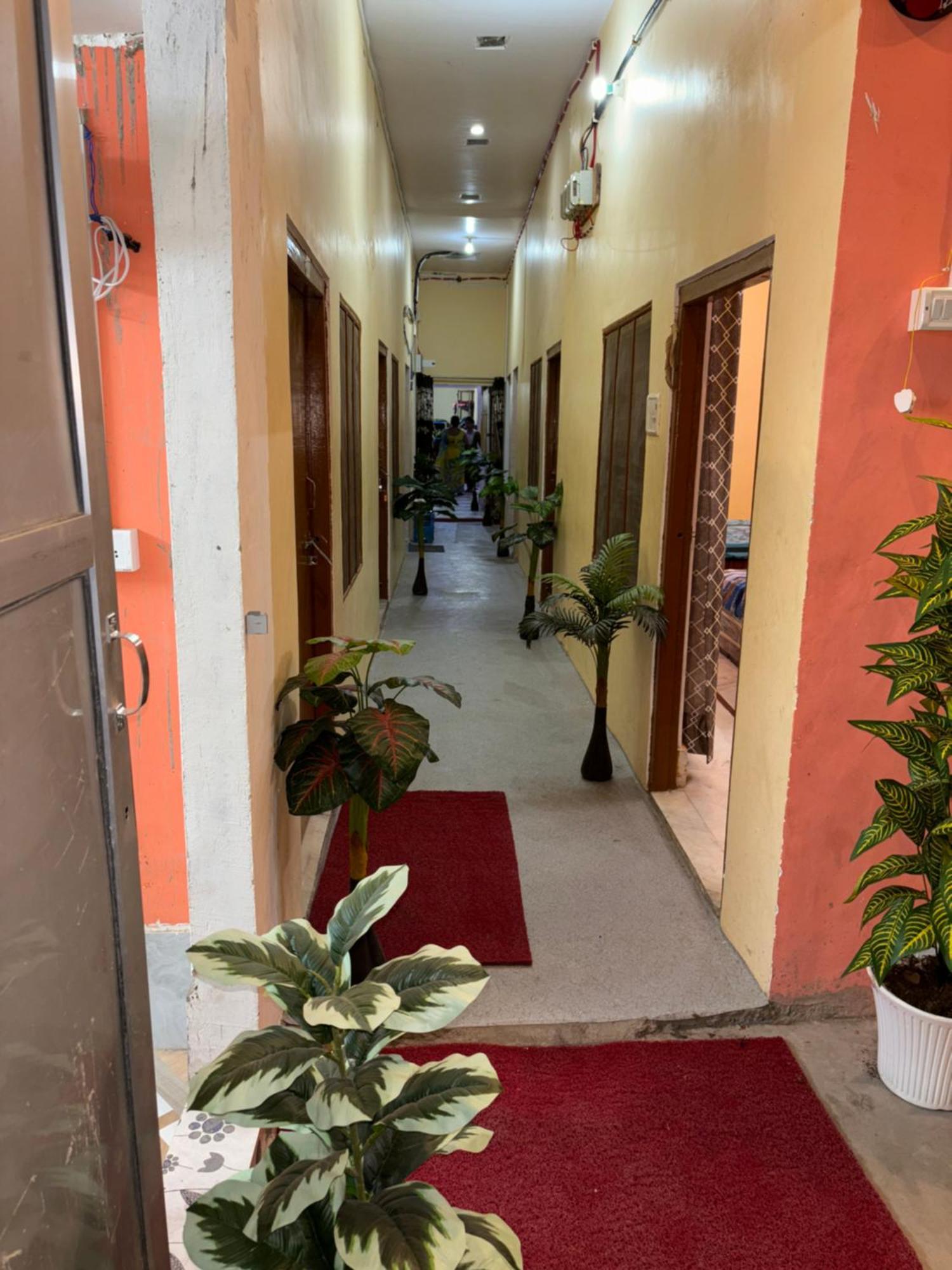 Ayodhya Shakuntala Guest House מראה חיצוני תמונה